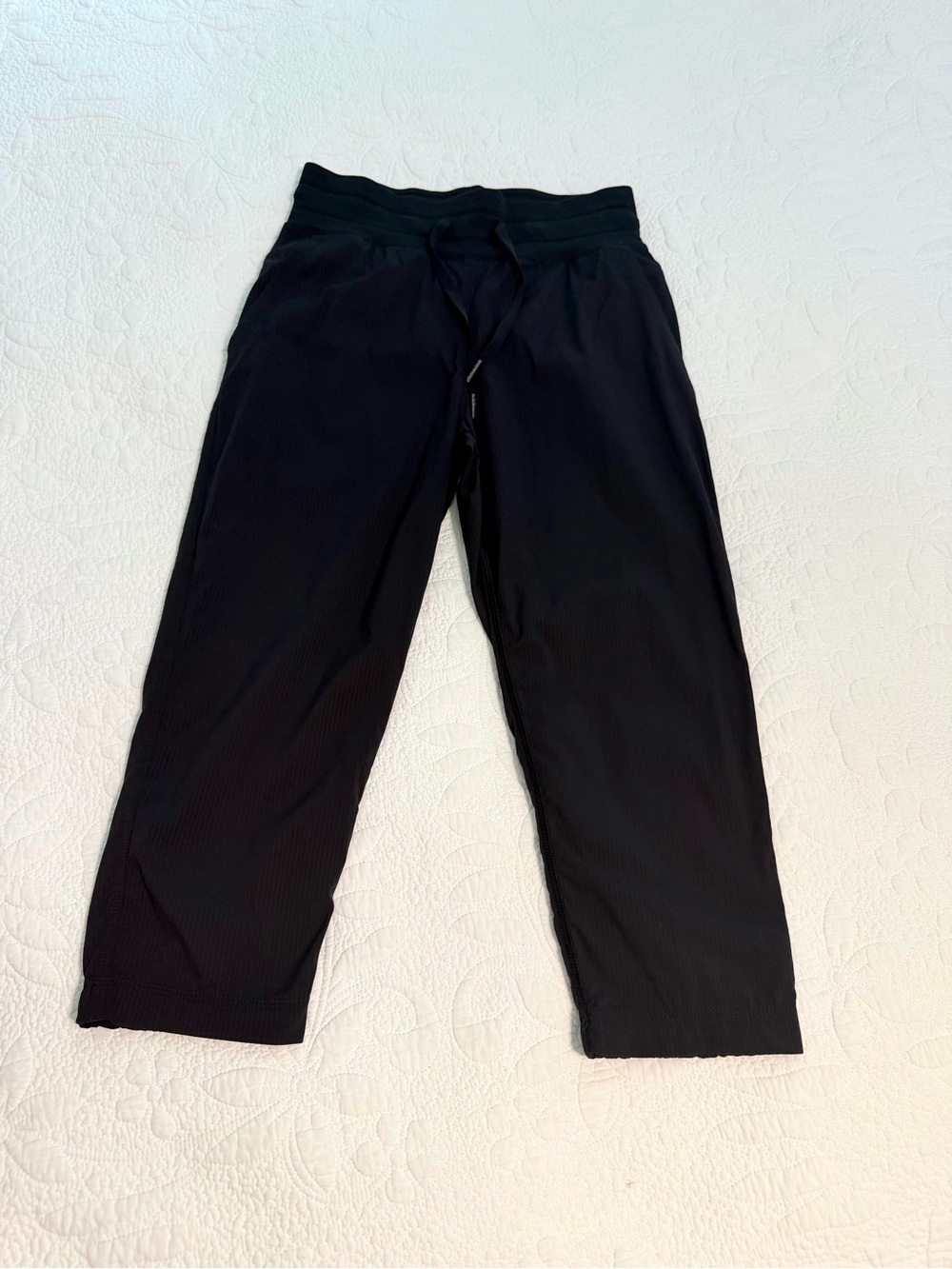 Lululemon Women's Size 2 Black Cropped Dance Studio Crop Pants Drawstring